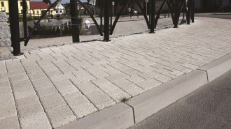 CS BETON Obrubník silniční H | Obrubník náběhový levý 25-15 cm, Obrubník náběhový pravý 15-25 cm, Obrubník nájezdový 150, přímý 250 mm, přímý 300 mm, přímý půlka 250 mm, Roh 90° vnější, Roh 90° vnitřní, Vnější oblouk R 0,5, Vnější oblouk R 1,0, Vnější oblouk R 2,0, Vnitřní oblouk R 0,5, Vnitřní oblouk R 1,0