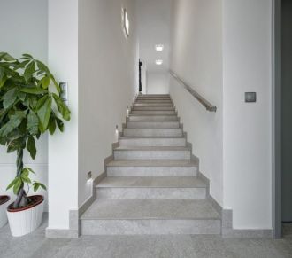 RAKO STONES schodová tvarovka hladká matná 30 x 60 cm - Stones schodová tvarovka, 30 x 60 cm, světle šedá